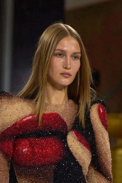 Look 2